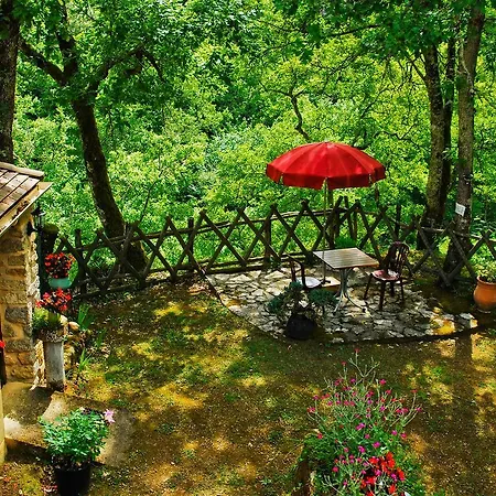 Hotel De Castel-merle 2*