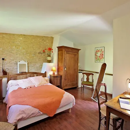 Hotel De Castel-merle 2*