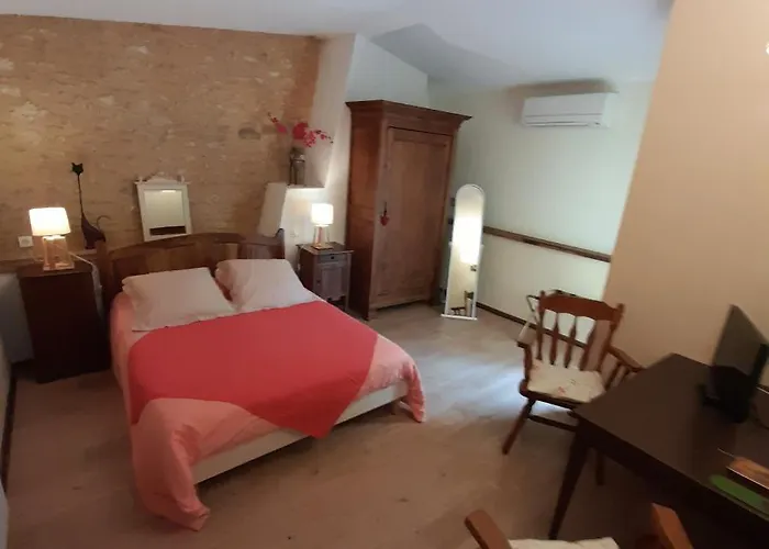 Ξενοδοχείο De Castel-merle 2*